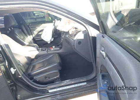 2019 Chrysler 300 Limited из США, поврежденный, VIN 2C3CCAEG4KH704379